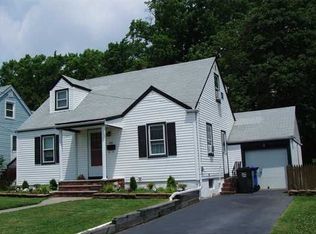 100 Bucknell Ave, Woodbridge, NJ