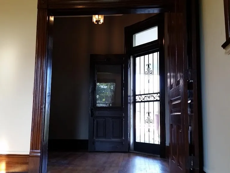 1912 Vine St — Photo 13