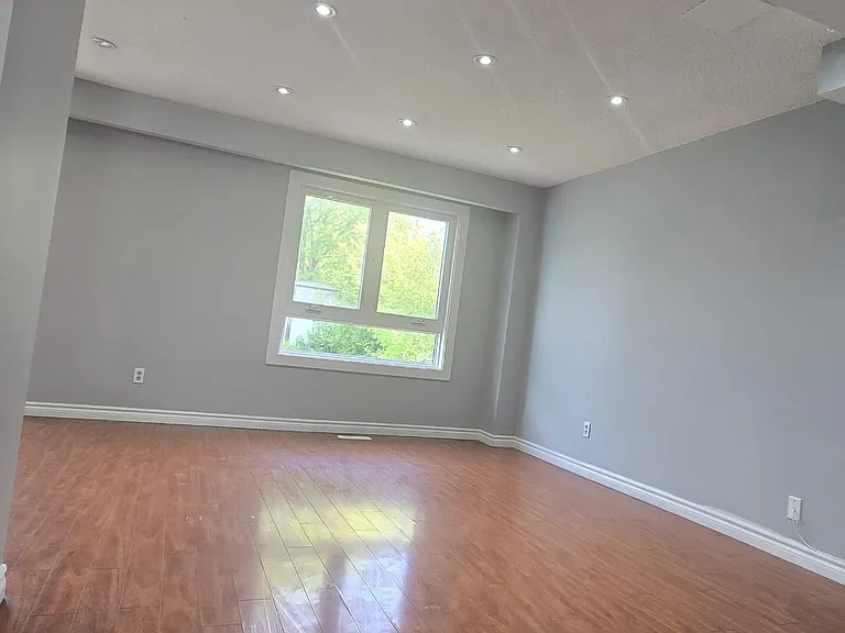 122 Kingswood Dr — Photo 12
