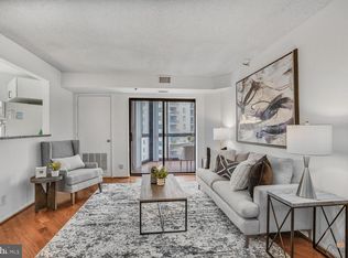 900 N Stafford St APT 1118, Arlington, VA 22203