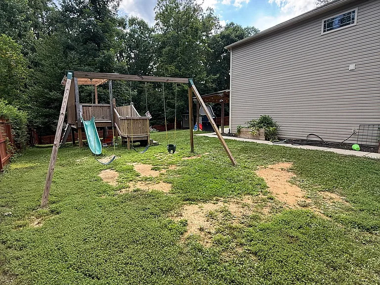 8608 Knollwood Cir — Photo 3