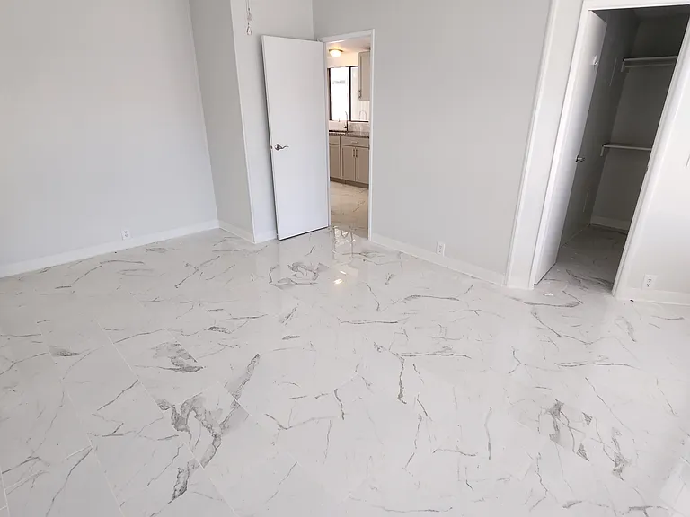 2029 Warwick Hills Dr — Photo 2