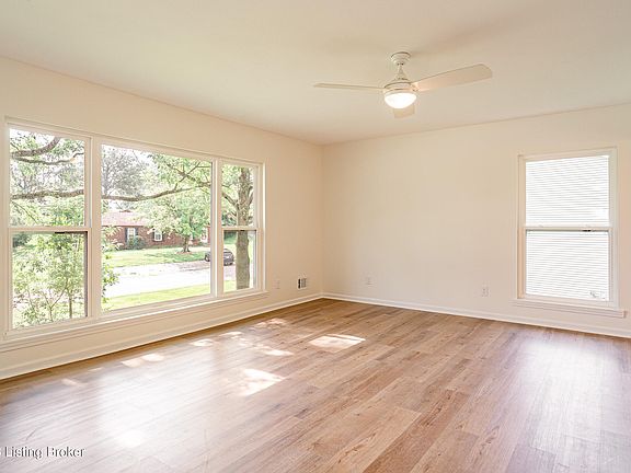4th image of 46 Iroquois Dr