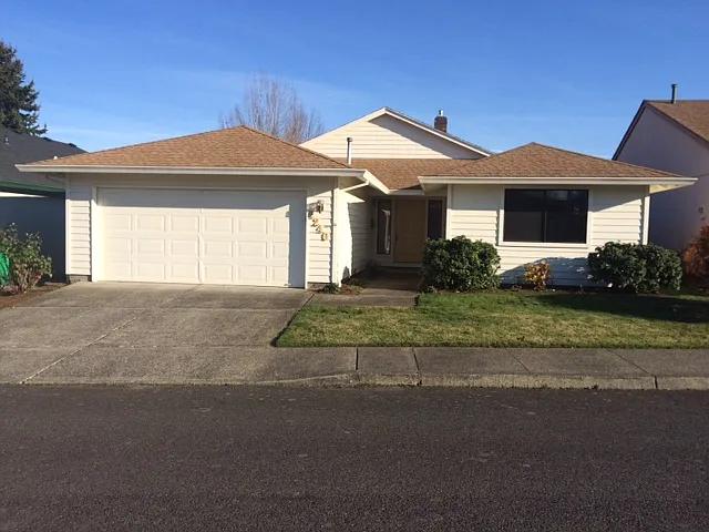 2240 NE 154th Ave photo 1