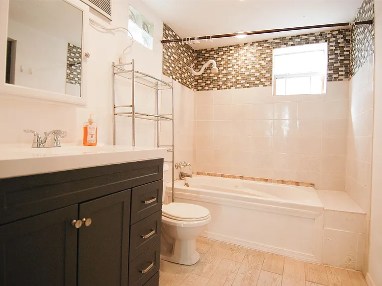 2606 Stanford St #5 — Photo 10