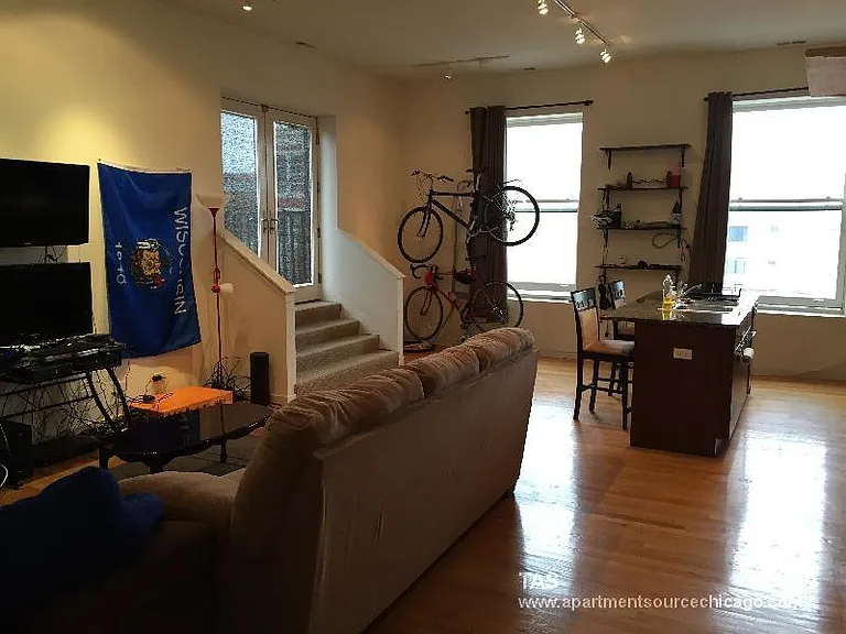 2401 W North Ave #303 — Photo 2