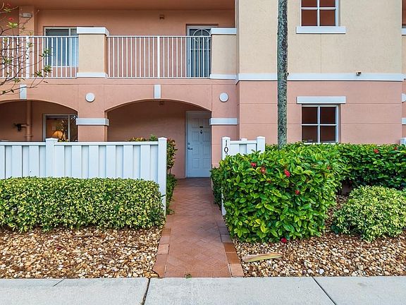 4th image of 5842 Crystal Shores Dr APT 103