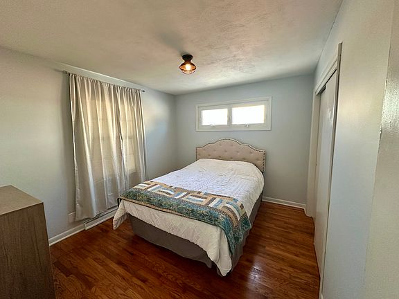 5th image of 121 Warrington Ave