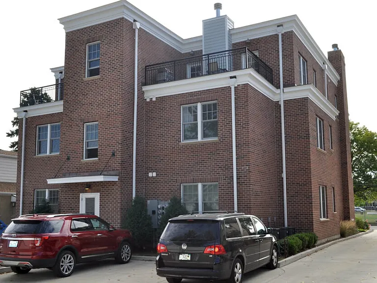 1407 W Cossitt Ave #4 — Photo 2