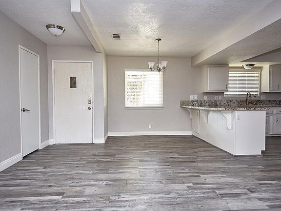 3rd image of 6849 Lurelane Ave