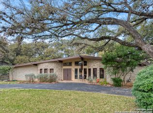 202 Yosemite Dr, Hollywood Park, TX 78232