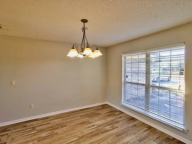 213 Bridgemont Way — Photo 3