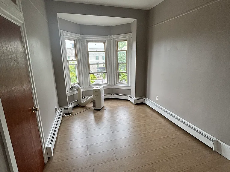 17 S Chester Rd #302B — Photo 2