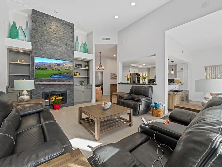 80709 Oak Tree — Photo 13