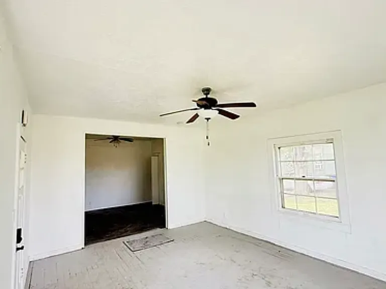 1001 W Minnesota Ave #B — Photo 2
