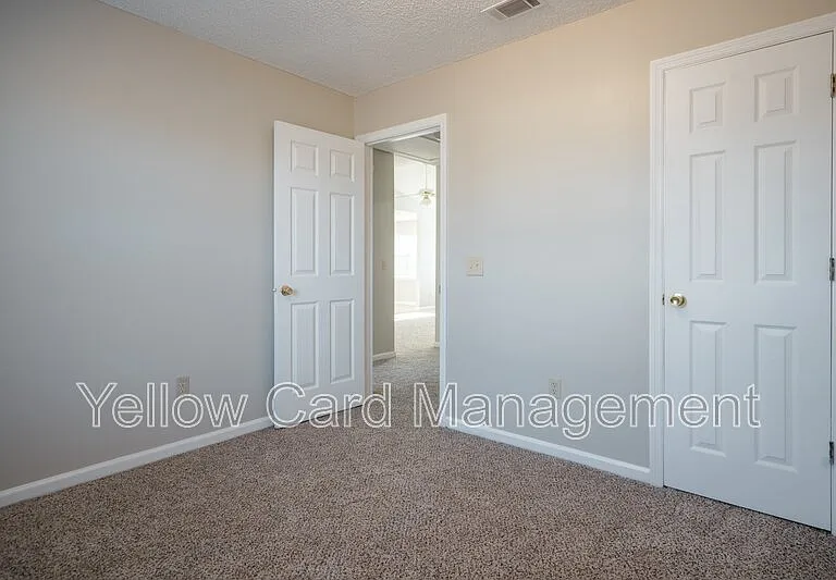 82 Crosby Dr — Photo 25