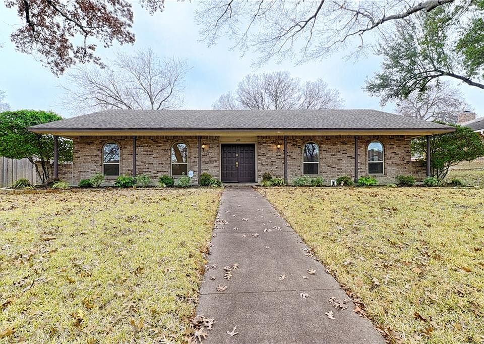 1st image of 1109 Briarbrook Dr