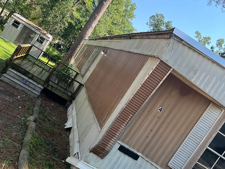 5542 Whites Ferry Rd — Photo 1