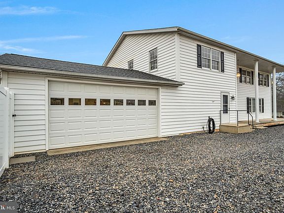 5th image of 7 Clear Springs Rd