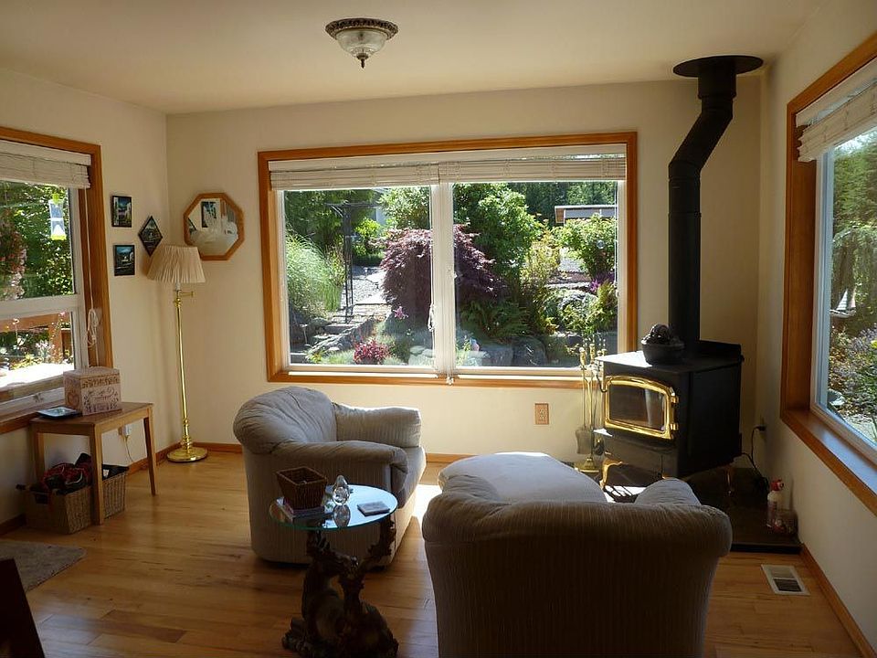 2nd image of 63 Gretchen Way