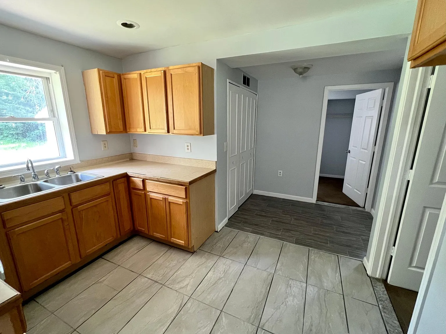 3 bed, $1,850 — Photo 2