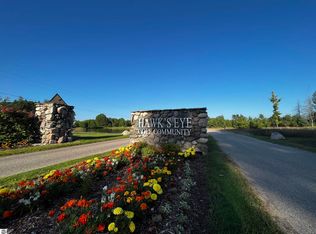 61 Sparrow Hawk Dr, Bellaire, MI 49615