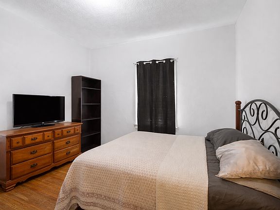 3rd image of 1414 2nd St S