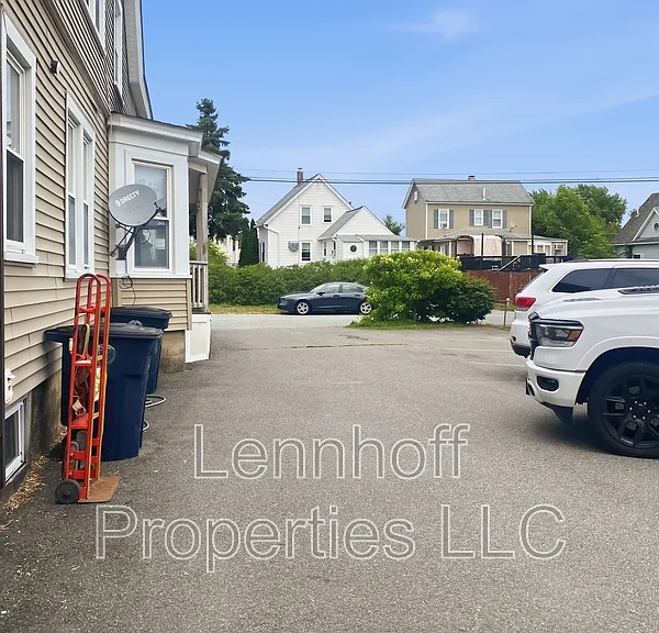 9 Lund St #1 — Photo 2