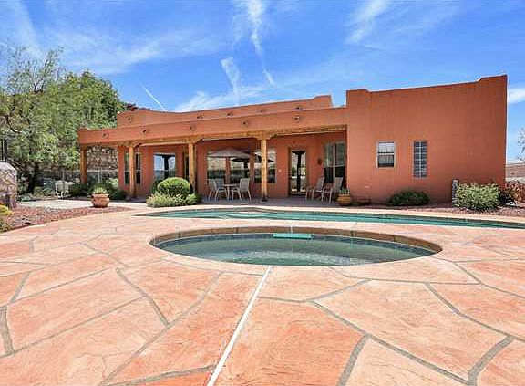 3rd image of 1025 Calle Parque Dr