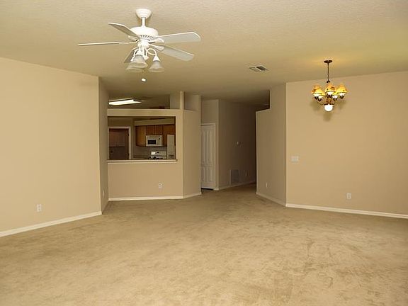 2nd image of 2921 Hickory Grove Dr