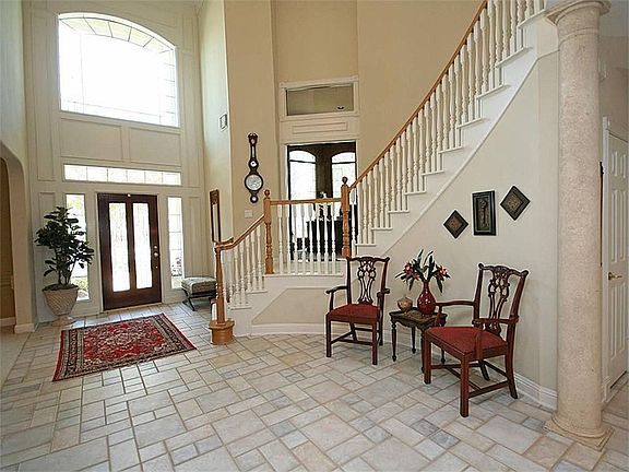 3rd image of 16 Baileys Place Ct