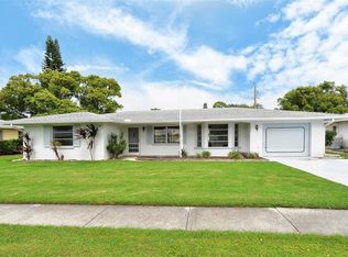 2447 Breakwater Cir, Sarasota, FL 34231