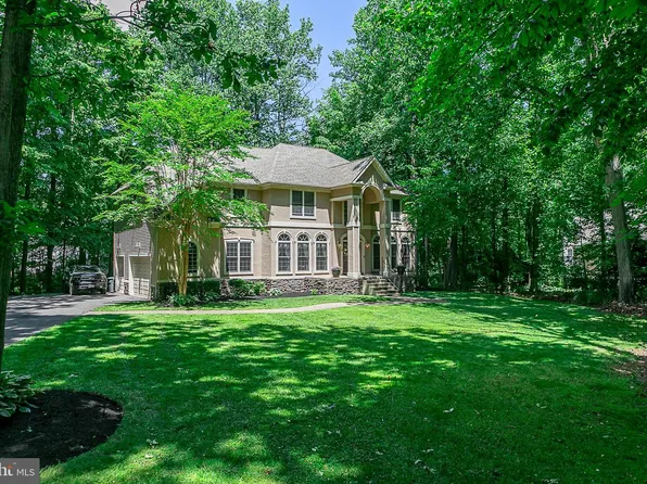 15 Waterview Dr, Pilesgrove, NJ 08098