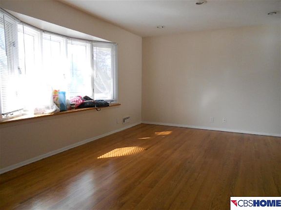 5th image of 9424 Meadow Dr