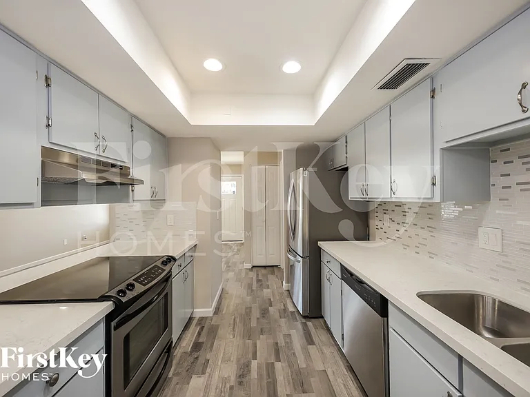 7208 W Montebello Ave — Photo 5