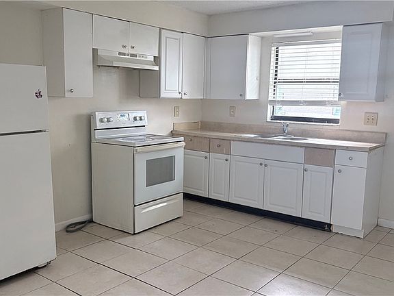 4th image of 5551 5th Ave