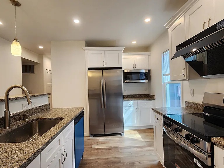 908 E Gorham St #2 — Photo 20
