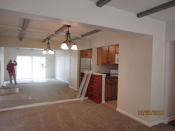 3rd image of 2223 Astor St #4