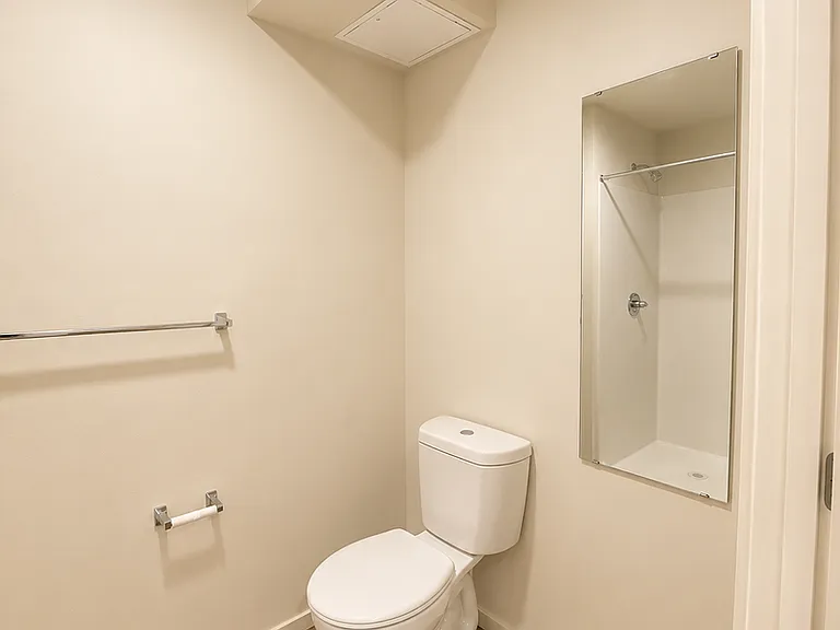 Plaza Apartments — Photo 94