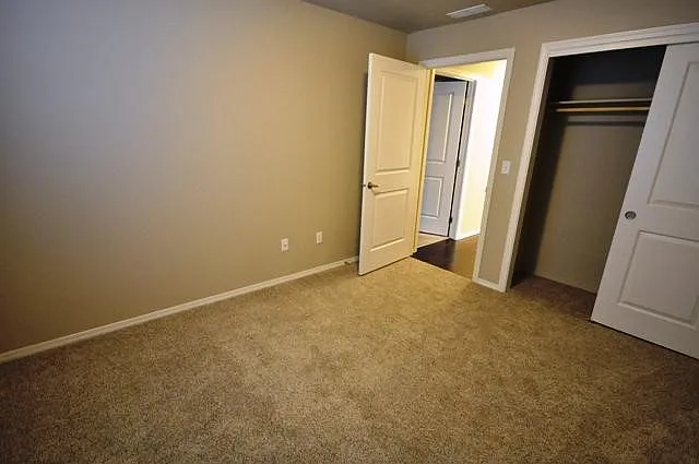 1141 E Fairview Ave — Photo 5