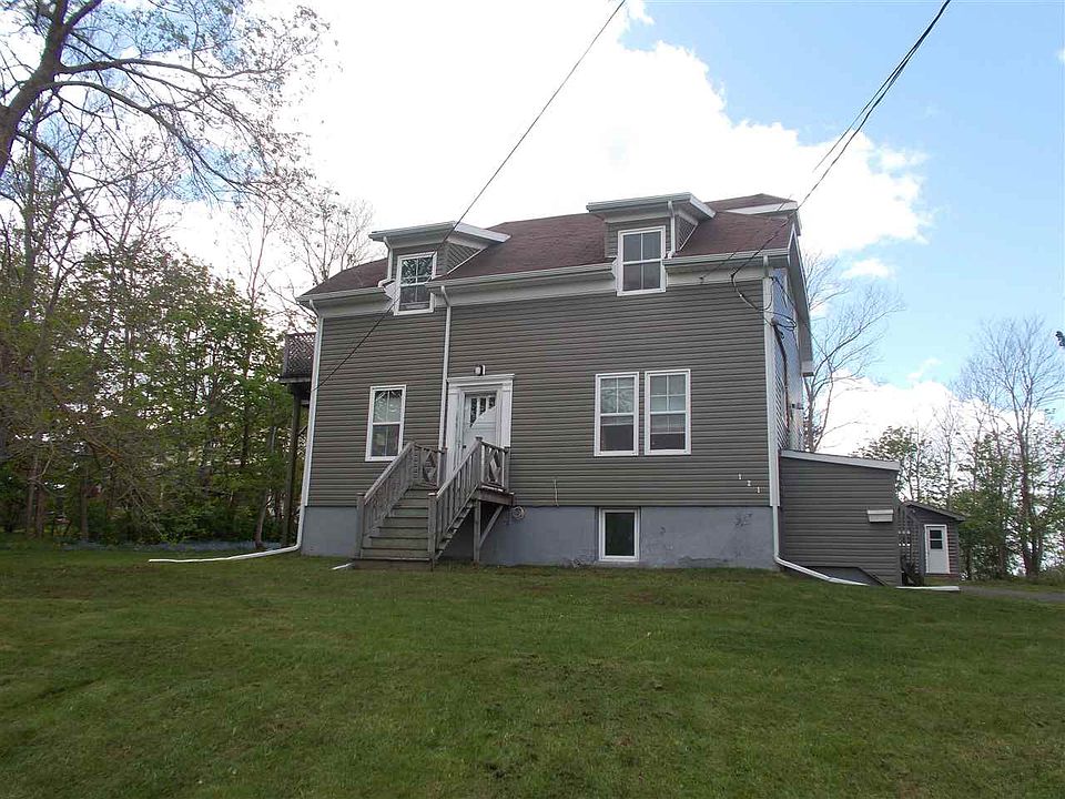 2nd image of 121 Hawthorne St