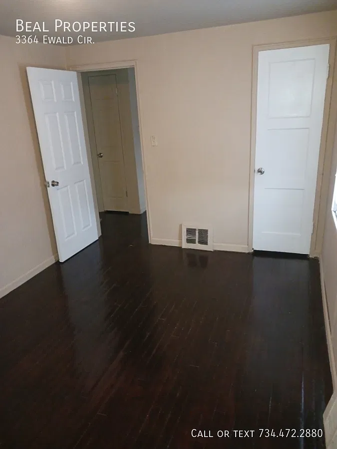 3 bed, 1.5 bath, 900 sqft, $1,199 — Photo 2