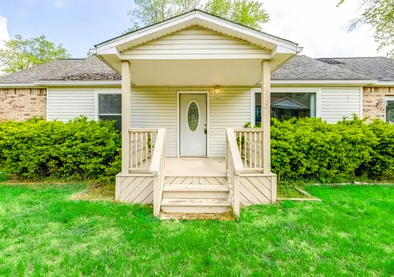 Charming 3BR House in Lexington — Photo 1