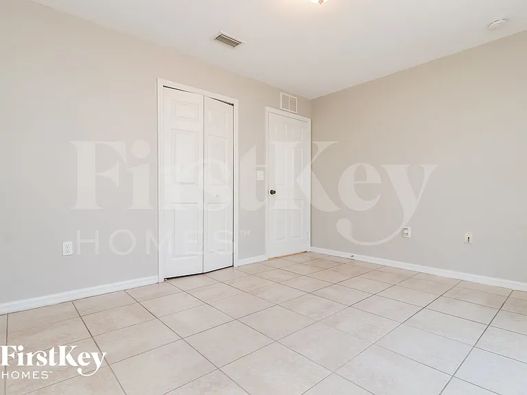 1920 NE 20th Ave — Photo 12