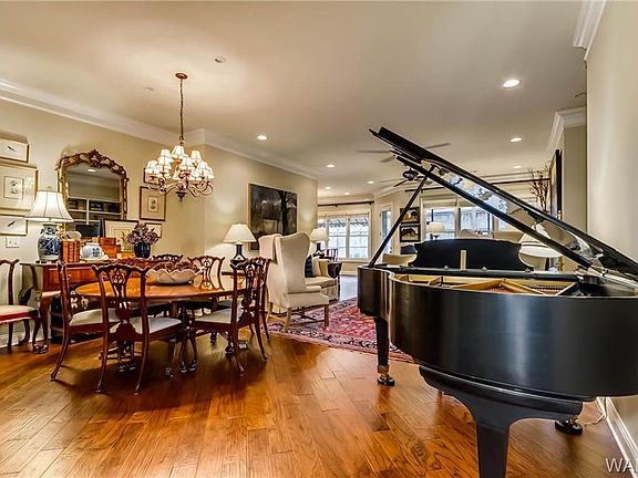 3rd image of 5105 Yorkshire Ln