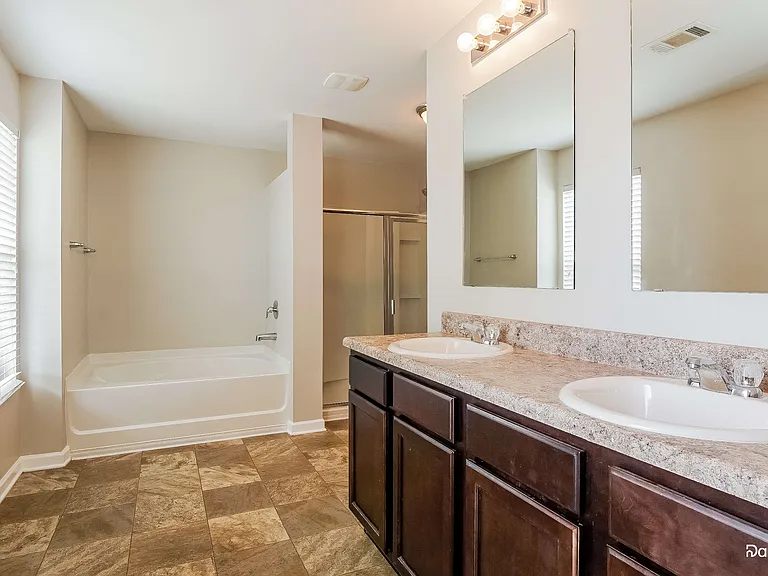 4670 Brookshire Ln — Photo 9