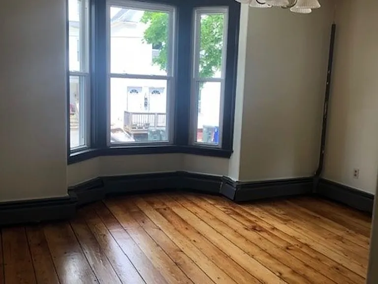 4 River St — Photo 14