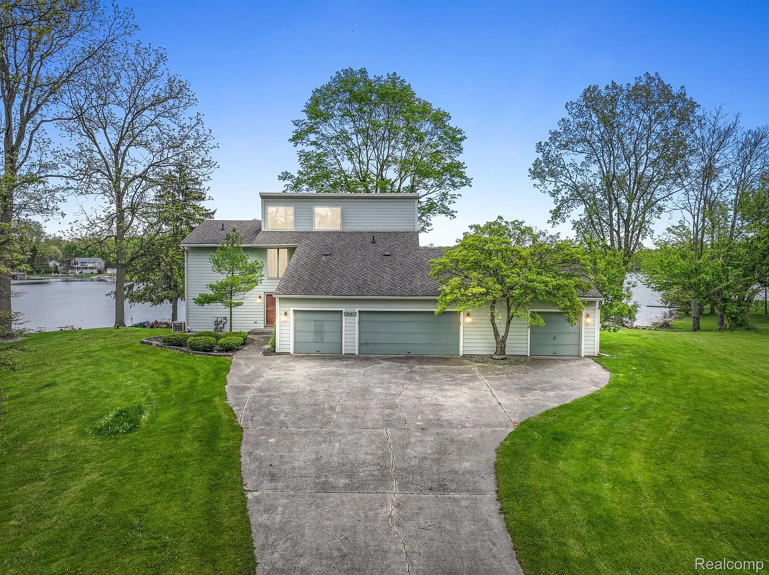 4161 Southwoods Dr photo 1