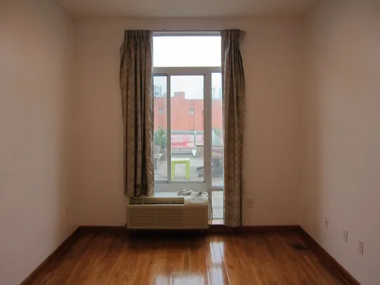 Rented by Kian Realty | media 16