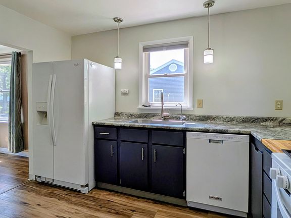 5th image of 216 2nd St